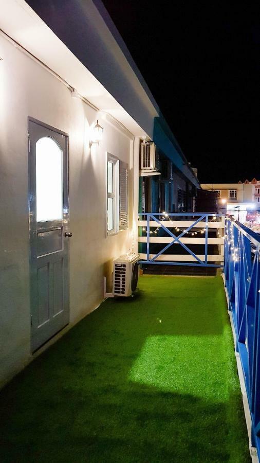 Ocean House Hostel Семпорна Екстериор снимка