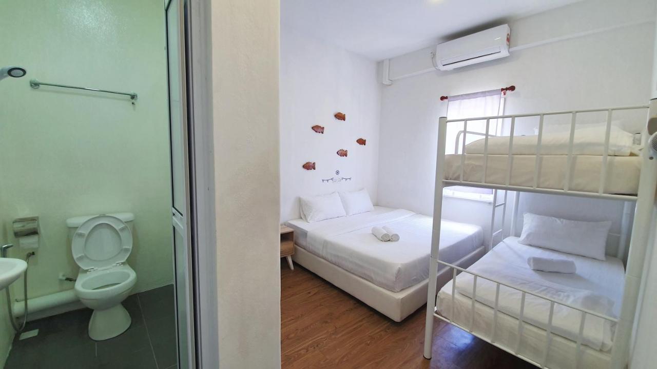 Ocean House Hostel Семпорна Екстериор снимка