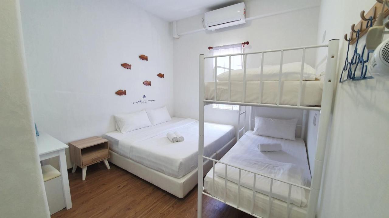 Ocean House Hostel Семпорна Екстериор снимка