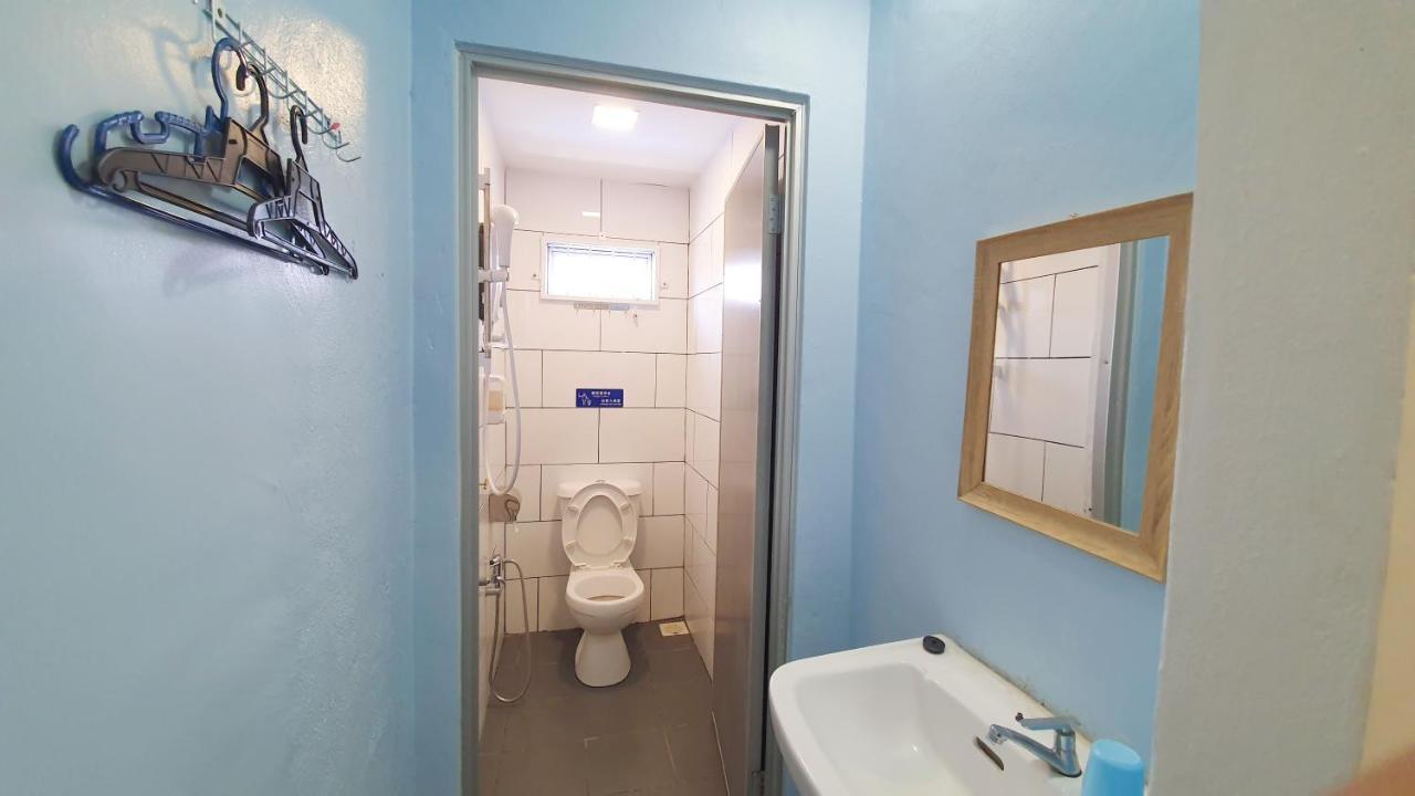 Ocean House Hostel Семпорна Екстериор снимка