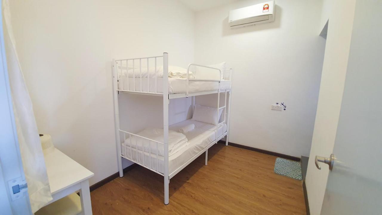 Ocean House Hostel Семпорна Екстериор снимка