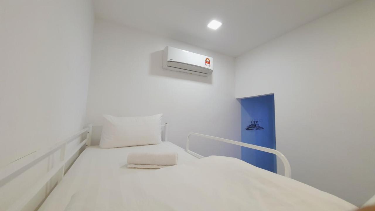 Ocean House Hostel Семпорна Екстериор снимка